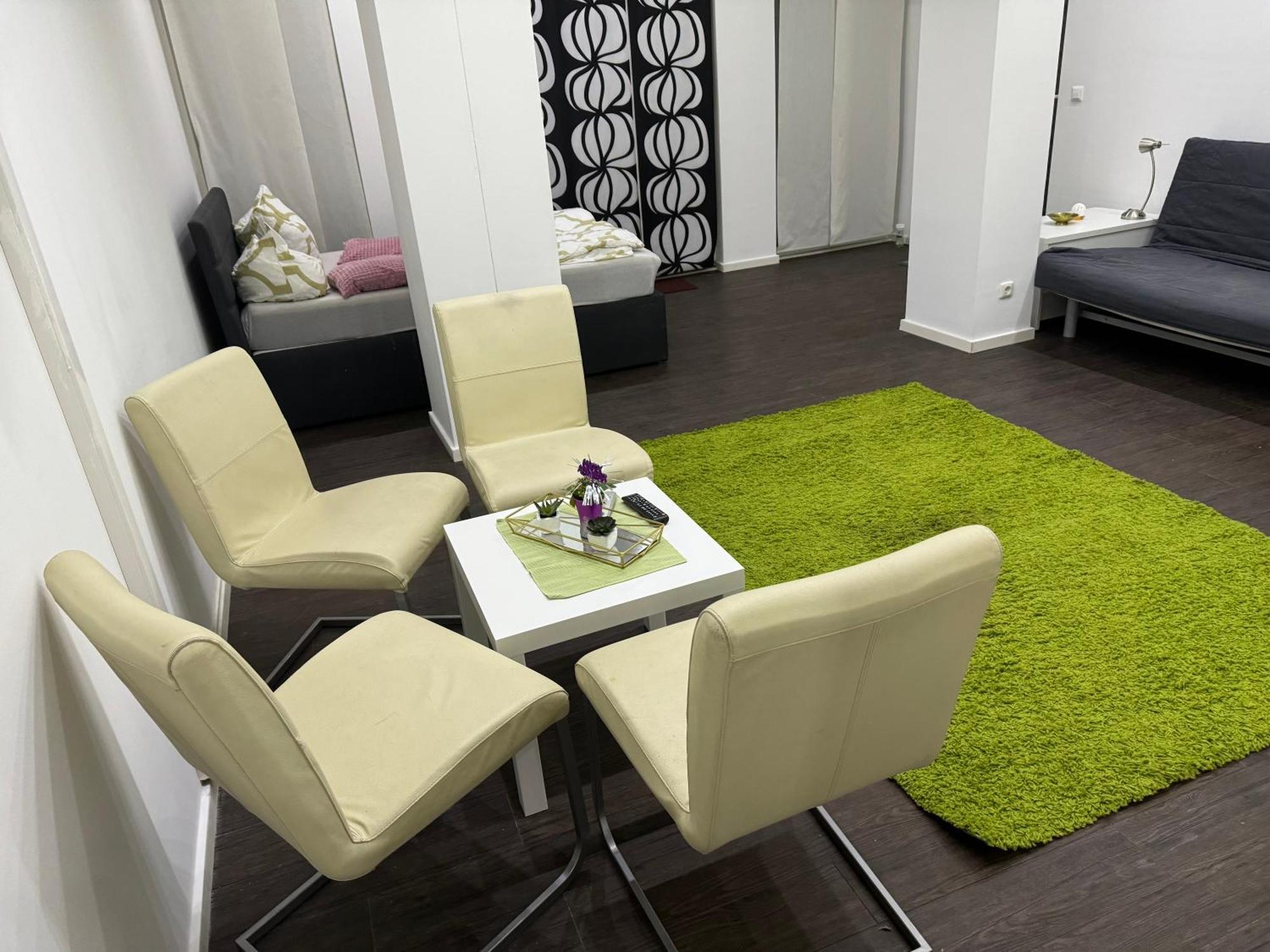Luxurioese Wohnung Mit Eigenem Garten Augsburg Exterior foto